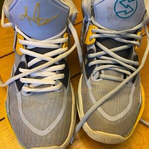 Kyrie basketball shoes